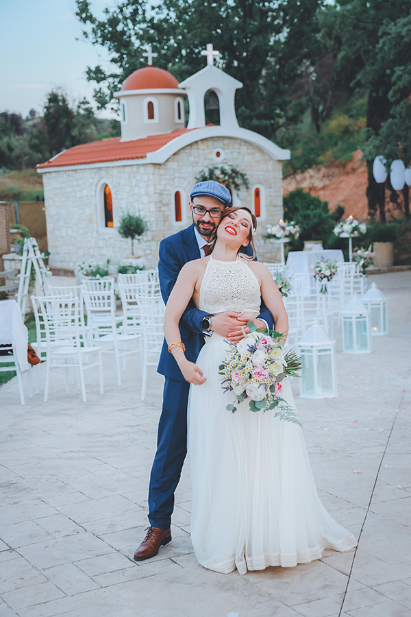 spring-wedding-boho-style-field-chamomile-lavenders_02x