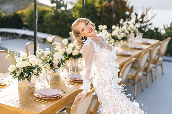 stunning-styled-shoot-santorini-breathtaking-views_02