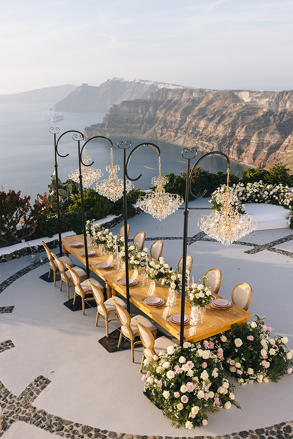 stunning-styled-shoot-santorini-breathtaking-views_14