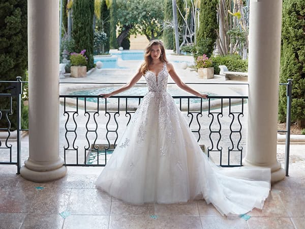stunning-wedding-dresses-signature-demetrios_01