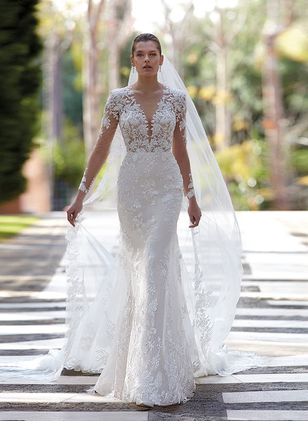 stunning-wedding-dresses-signature-demetrios_02