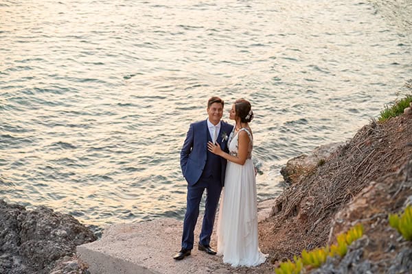 summer-wedding-athens-white-blooms-modern-touches_05