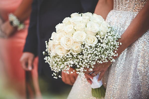 all-white-fall-wedding-athens-hydrangeas-lysianthus_03x