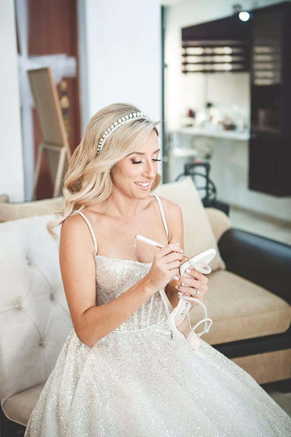 all-white-fall-wedding-athens-hydrangeas-lysianthus_15