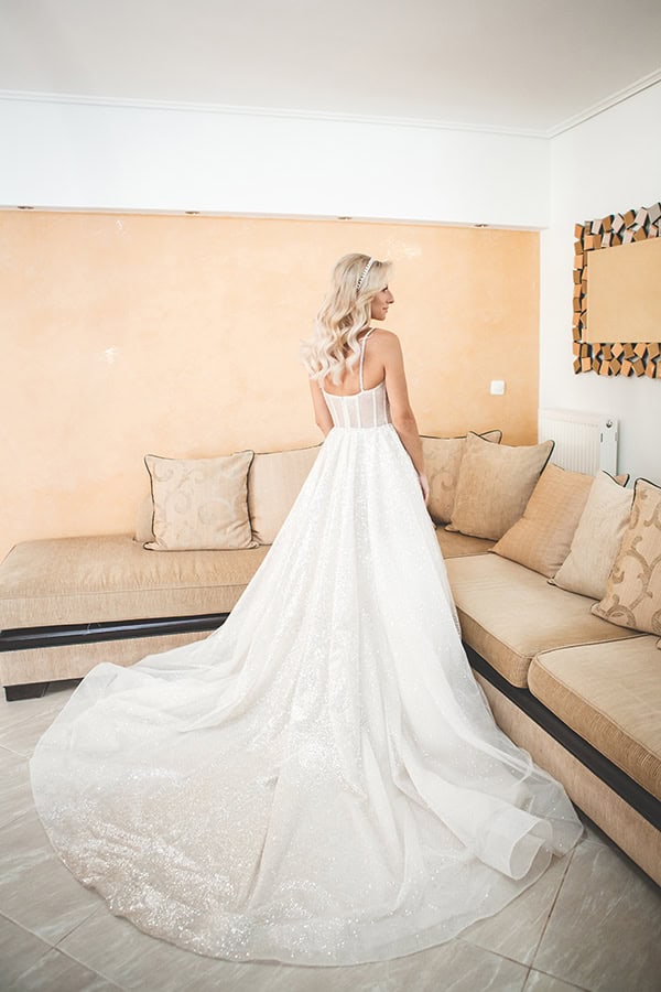 all-white-fall-wedding-athens-hydrangeas-lysianthus_16