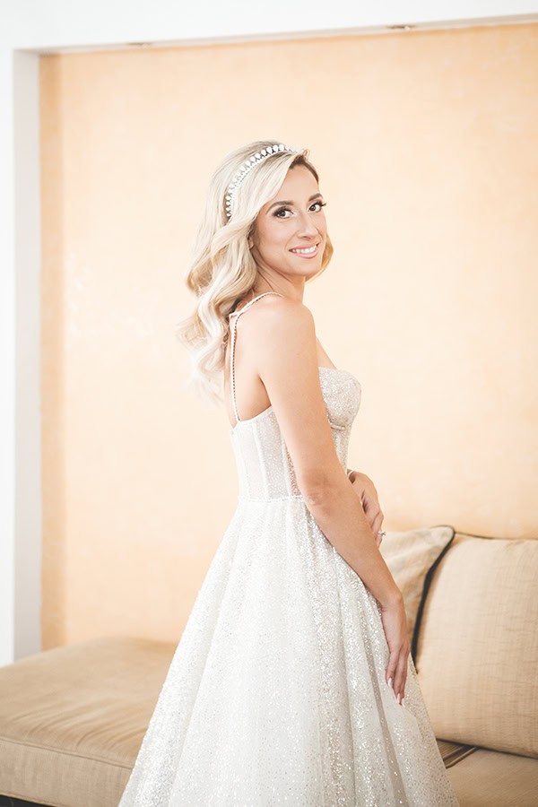 all-white-fall-wedding-athens-hydrangeas-lysianthus_17