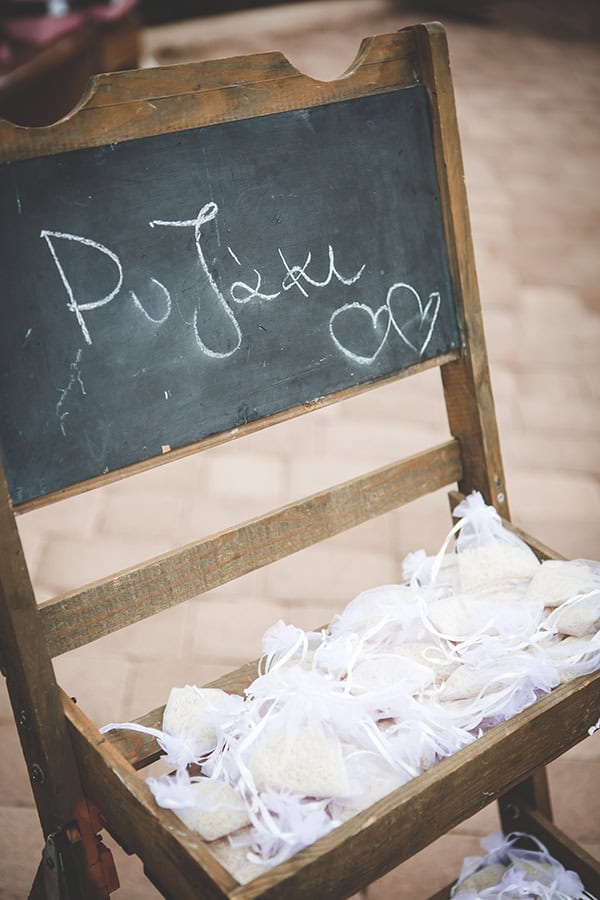 all-white-fall-wedding-athens-hydrangeas-lysianthus_32x