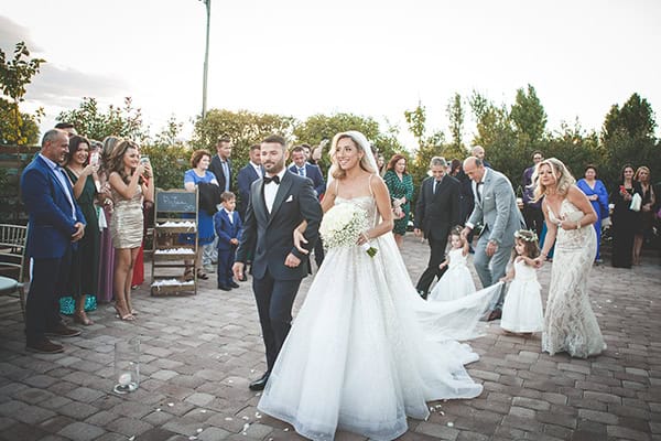 all-white-fall-wedding-athens-hydrangeas-lysianthus_39