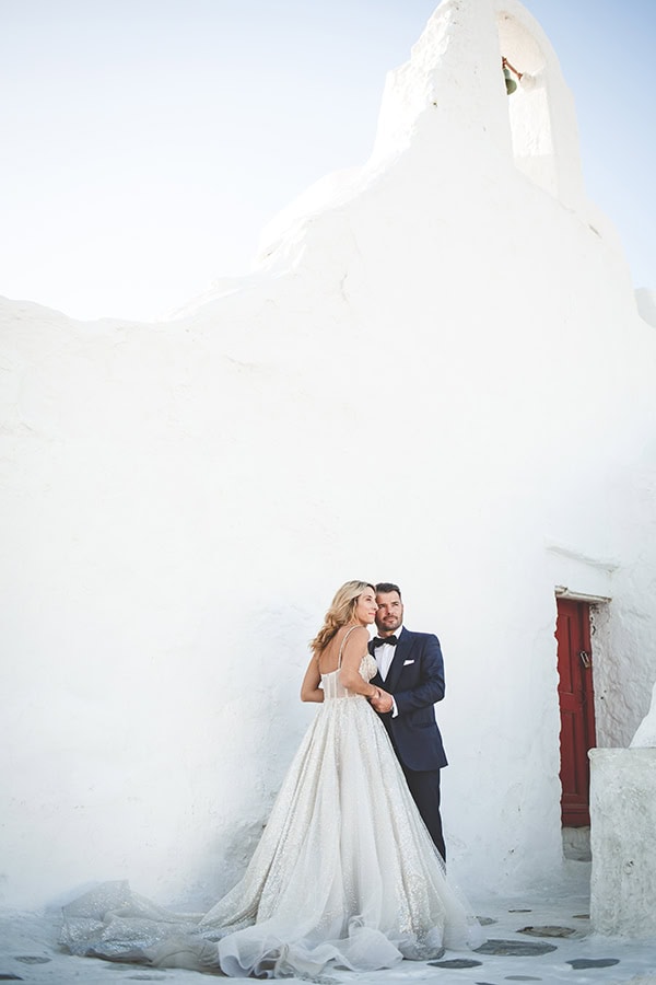 all-white-fall-wedding-athens-hydrangeas-lysianthus_64x