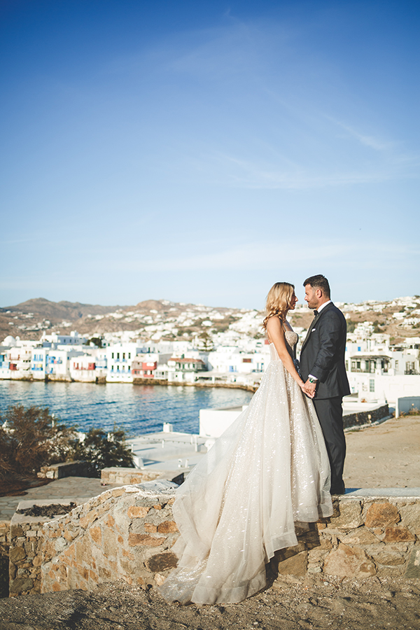all-white-fall-wedding-athens-hydrangeas-lysianthus_66x