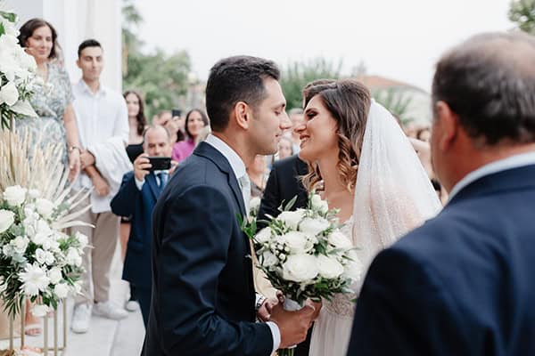 beautiful-fall-wedding-agrinio-olive-white-blooms_11