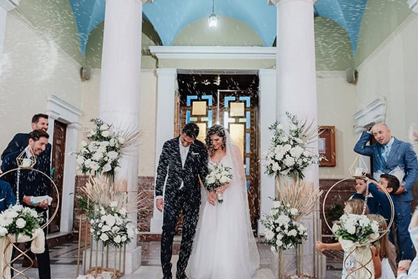 beautiful-fall-wedding-agrinio-olive-white-blooms_13