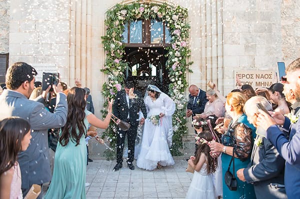 beautiful-spring-wedding-evgenios-hills-lush-florals-arrangments_11