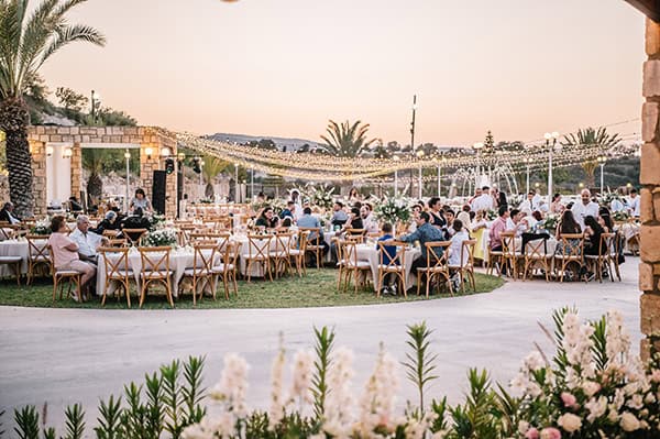 beautiful-spring-wedding-evgenios-hills-lush-florals-arrangments_18