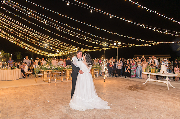 beautiful-spring-wedding-evgenios-hills-lush-florals-arrangments_22