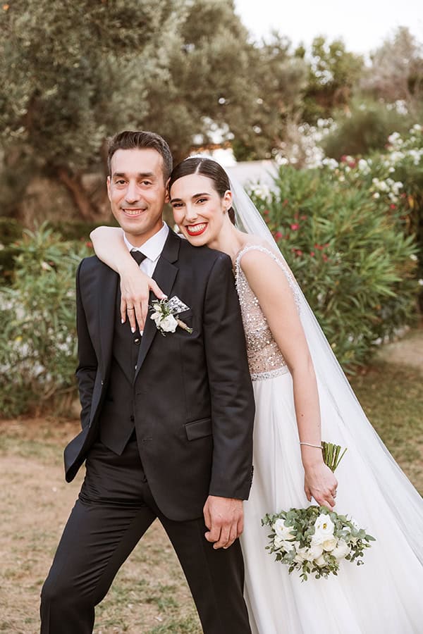 beautiful-summer-wedding-athens-romantic-white-blooms_05x