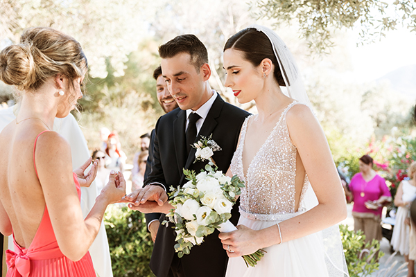 beautiful-summer-wedding-athens-romantic-white-blooms_28x