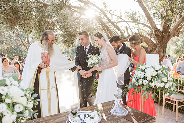 beautiful-summer-wedding-athens-romantic-white-blooms_30