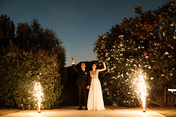 beautiful-summer-wedding-athens-romantic-white-blooms_41x