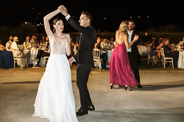 beautiful-summer-wedding-athens-romantic-white-blooms_46x