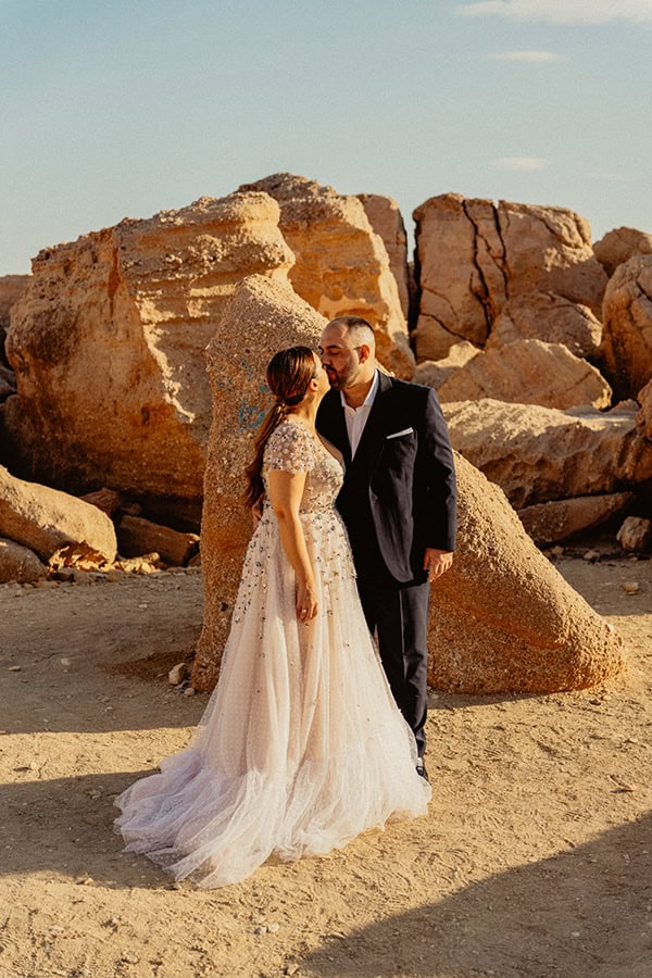 beautiful-wedding-paros-next-to-beach_01