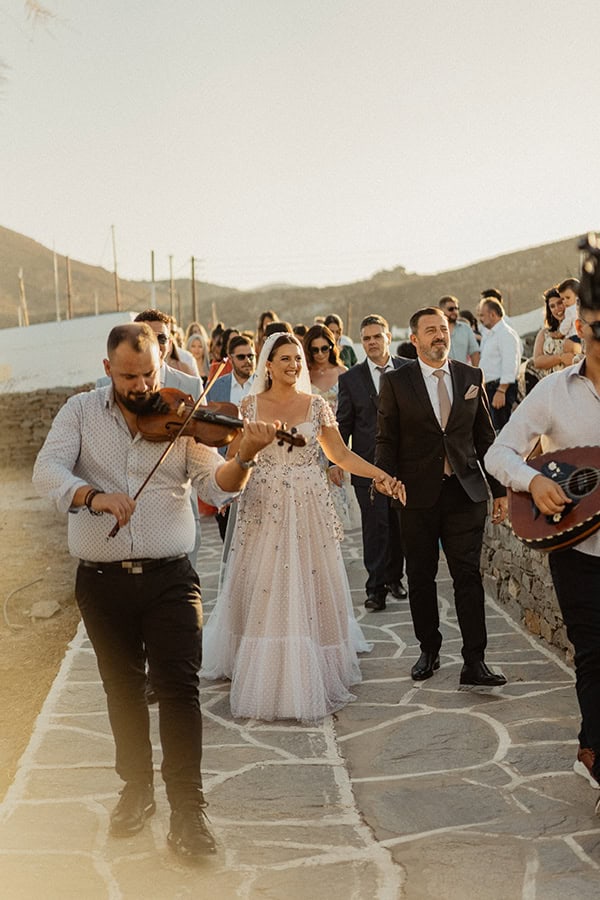 beautiful-wedding-paros-next-to-beach_18