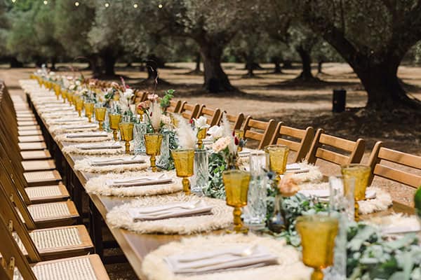boho-chic-decoration-wedding-reception-vivid-rustic-elements_17