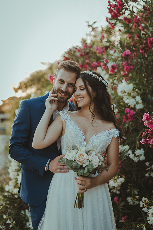 boho-summer-wedding-athens-roses-pastel-hues_03