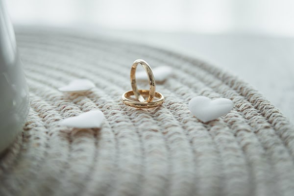 boho-summer-wedding-athens-roses-pastel-hues_07