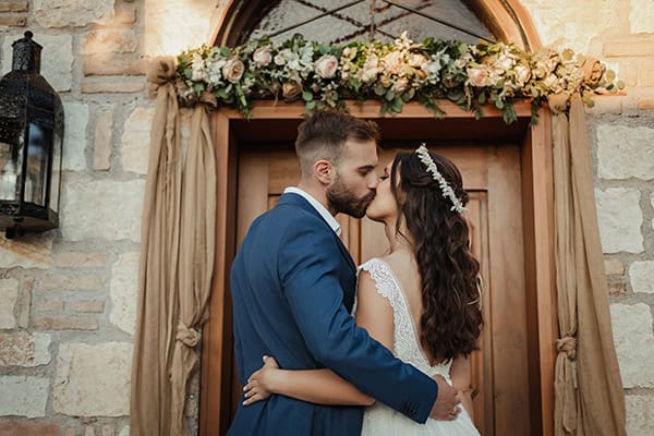 boho-summer-wedding-athens-roses-pastel-hues_26