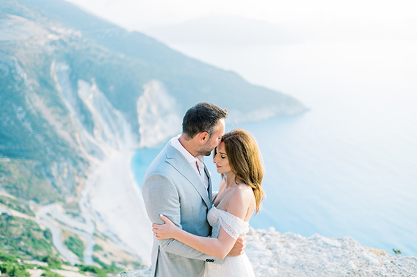 dreamy-summer-wedding-kefalonia-soft-pink-white-hues_03