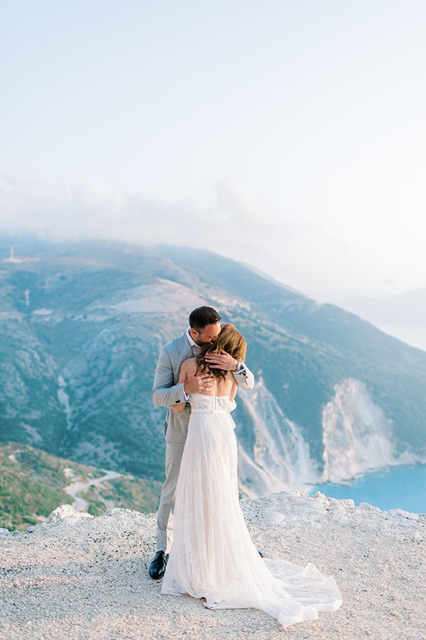 dreamy-summer-wedding-kefalonia-soft-pink-white-hues_04