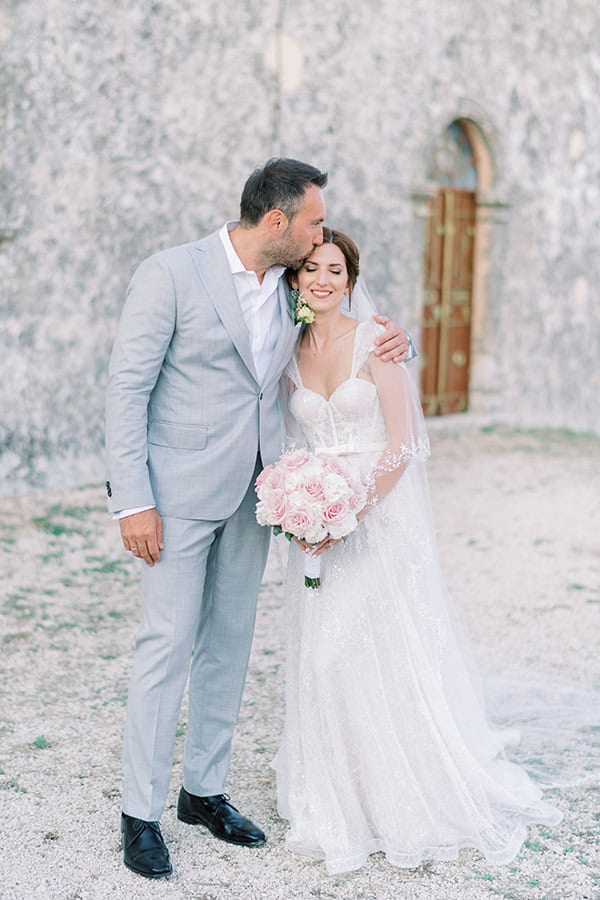 dreamy-summer-wedding-kefalonia-soft-pink-white-hues_37