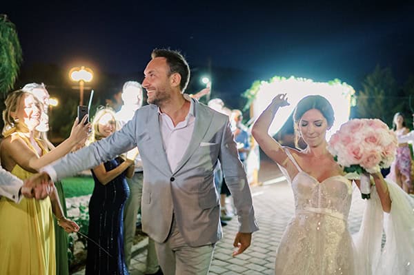 dreamy-summer-wedding-kefalonia-soft-pink-white-hues_49