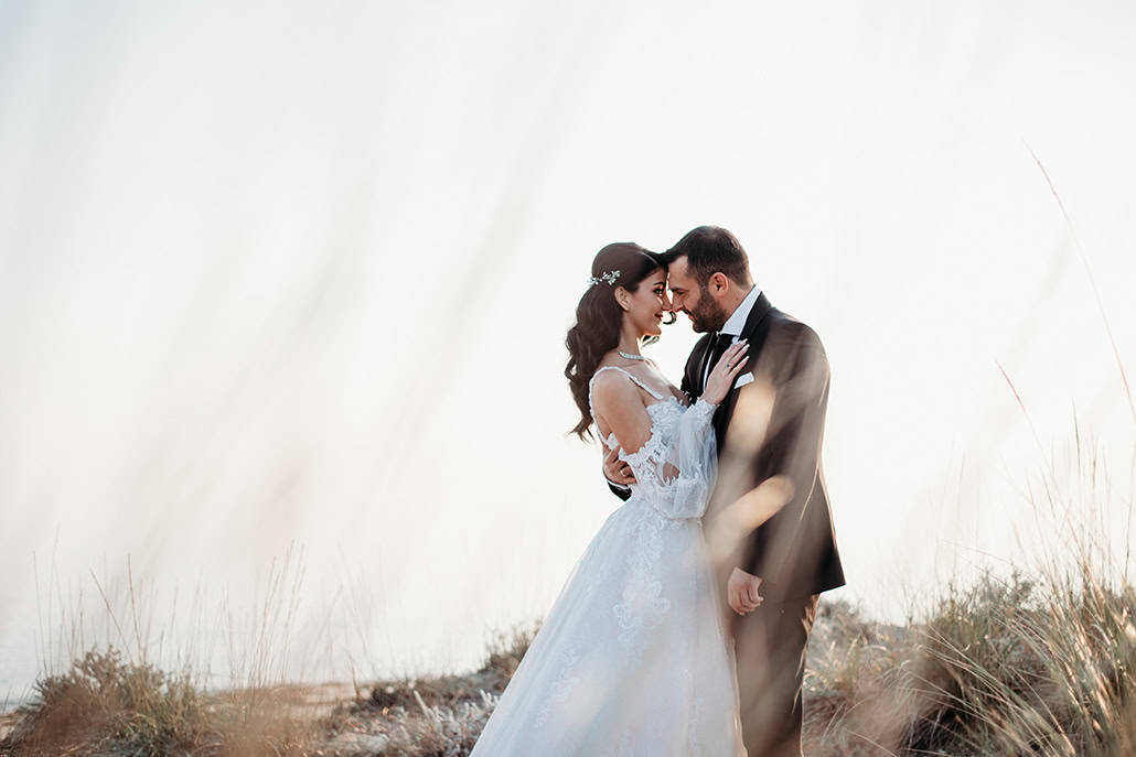 Φθινοπωρινός γάμος στη Θεσσαλονίκη με τριαντάφυλλα και λευκές κάλλες │ Γαλήνη & Ισαάκ