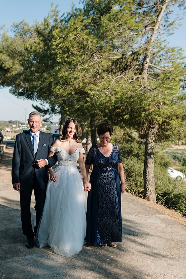 island-summer-wedding-kythira-helianthus_32