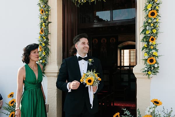 island-summer-wedding-kythira-helianthus_33
