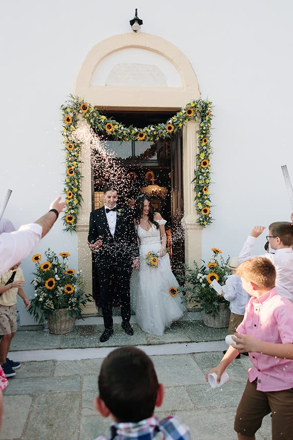 island-summer-wedding-kythira-helianthus_44