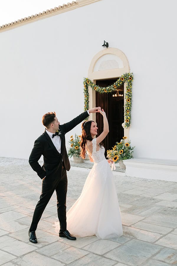 island-summer-wedding-kythira-helianthus_47