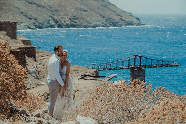island-summer-wedding-serifos-island-vivid-bohemian-mood_03