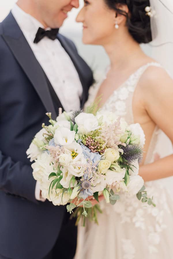 modern-fall-wedding-athens-florals-light-blue-purple-hues_05