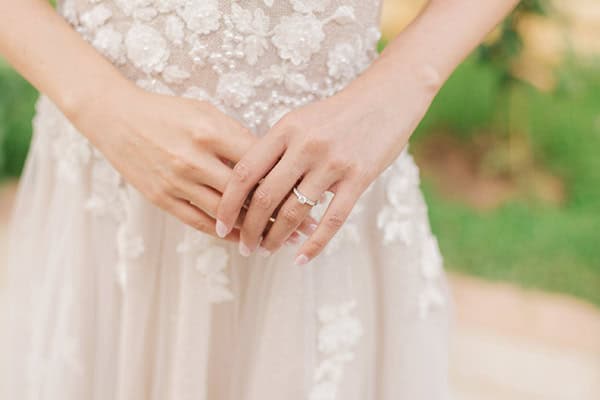 modern-fall-wedding-athens-florals-light-blue-purple-hues_14