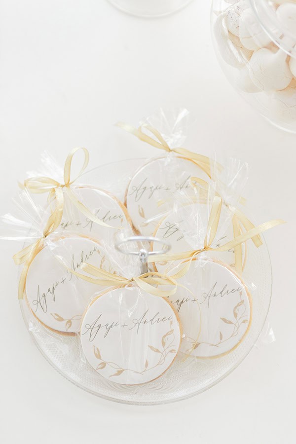 modern-fall-wedding-athens-florals-light-blue-purple-hues_26x