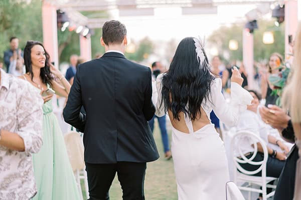 modern-summer-wedding-impressive-tropical-floral-arrangments_37