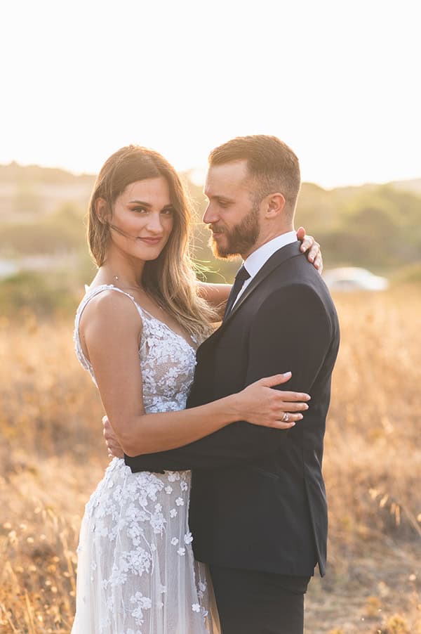 romantic-next-day-shoot-next-to-the-blue-beach_13