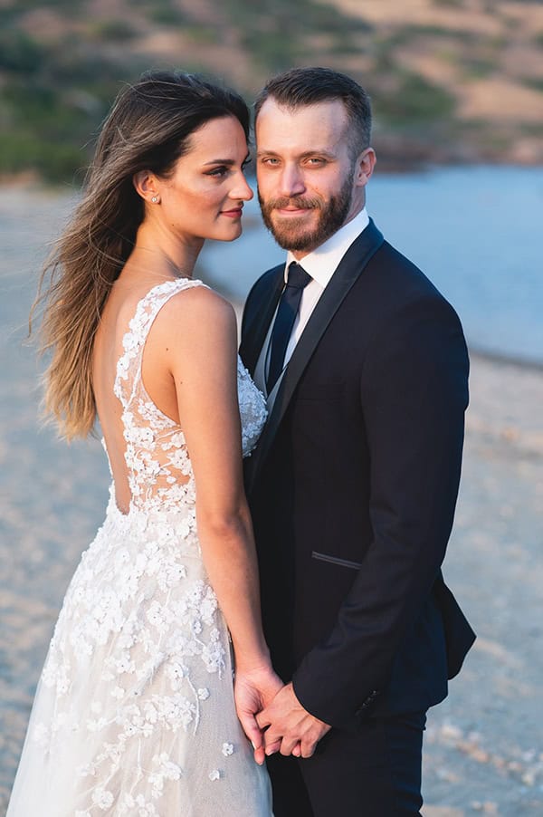 romantic-next-day-shoot-next-to-the-blue-beach_23