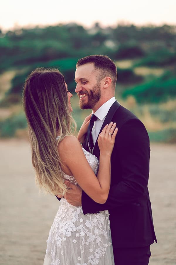 romantic-next-day-shoot-next-to-the-blue-beach_26