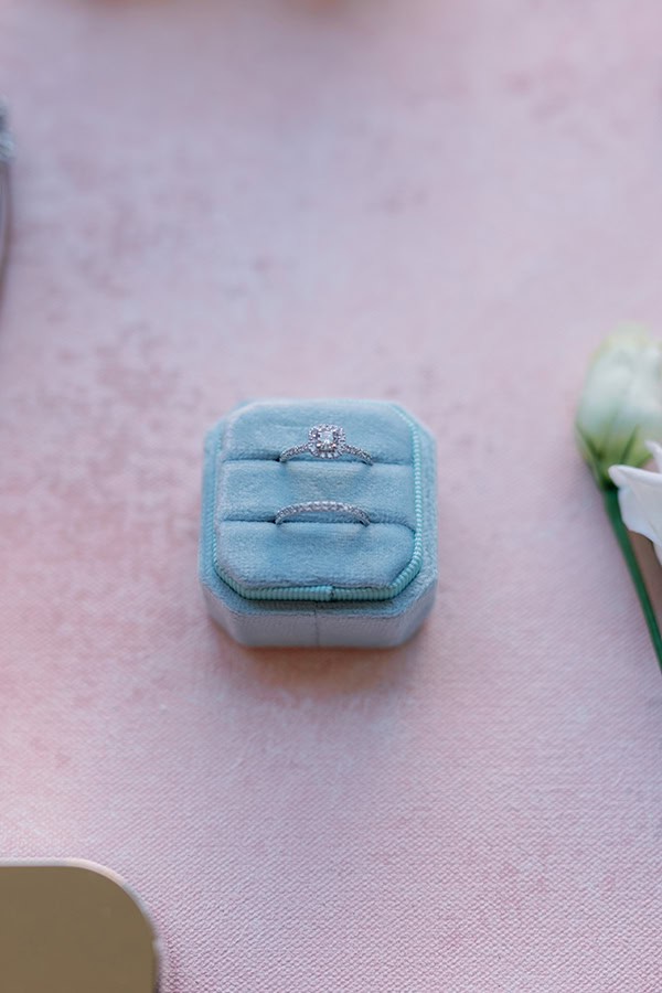 romantic-summer-wedding-kozani-all-white-florals_09