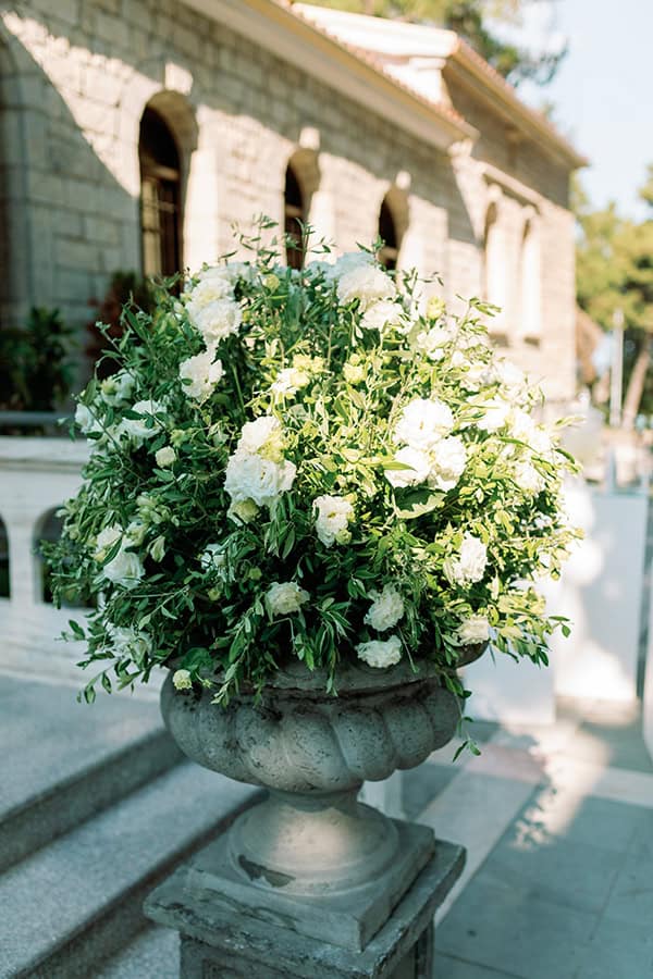 romantic-summer-wedding-kozani-all-white-florals_16