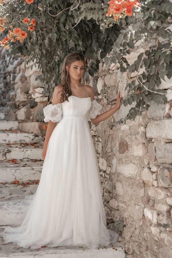 romantic-wedding-dresses-atelier-vikatou-chic-bridal-look_07
